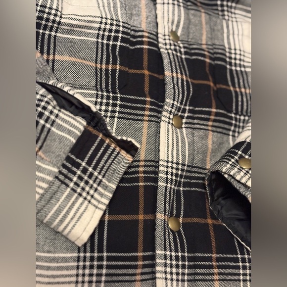 Old Navy Soft-Brushed Flannel Sherpa-Lined Shacket - Picture 5 of 7